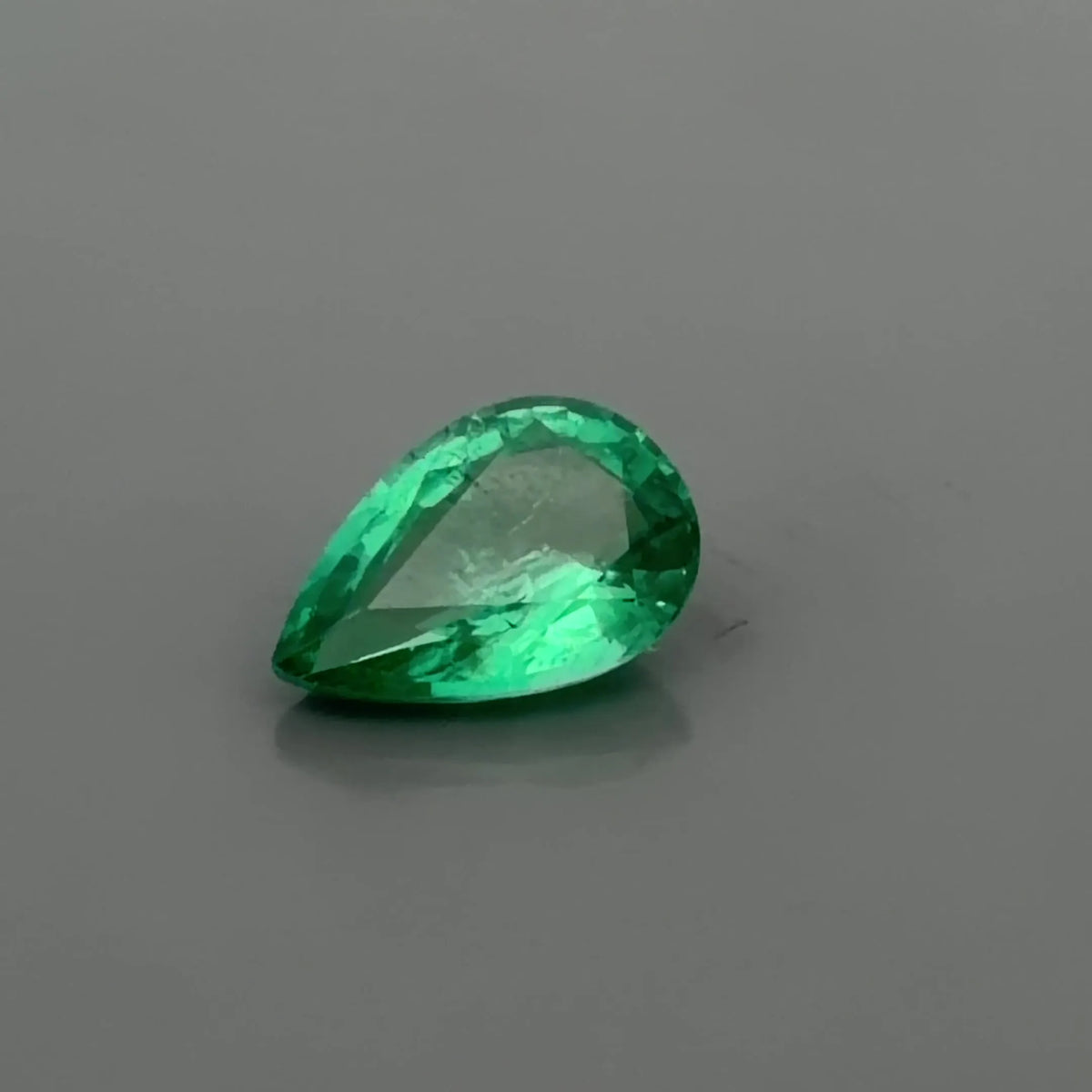 1.58ct Pear Natural Emerald (Colour Green, Clarity Slightly Included, Cut Faceted)